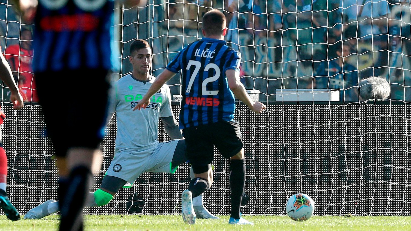 Josip Iličič v útočnej akcii počas zápasu 9. kola Serie A 2019/2020 Atalanta Bergamo - Udinese Calcio.