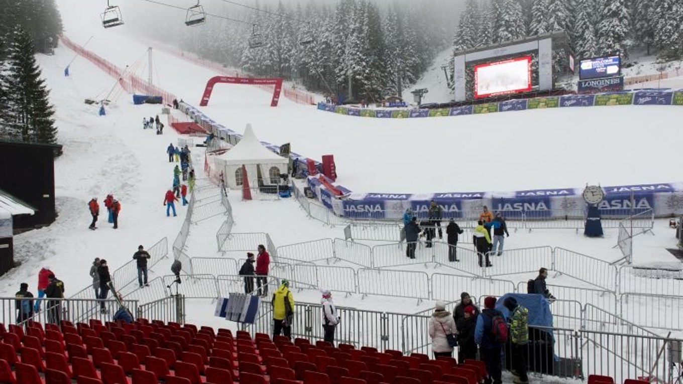 Cieľová časť pretekov Svetového pohára v alpskom lyžovaní žien v Jasnej v roku 2016.
