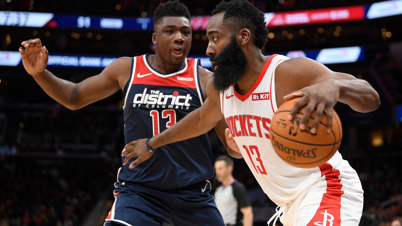 James Harden (vpravo).
