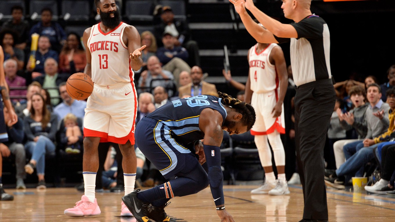 James Harden v zápase proti Grizzlies zaznamenal 44 bodov a pridal 10 asistencií. 