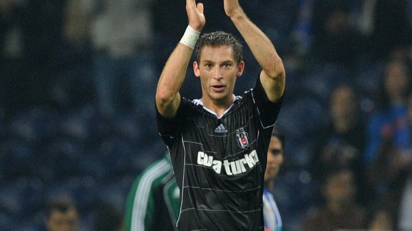 Filip Hološko v drese Besiktasu Istanbul na snímke zo zápasu Európskej ligy v Porte 4. novembra 2010.