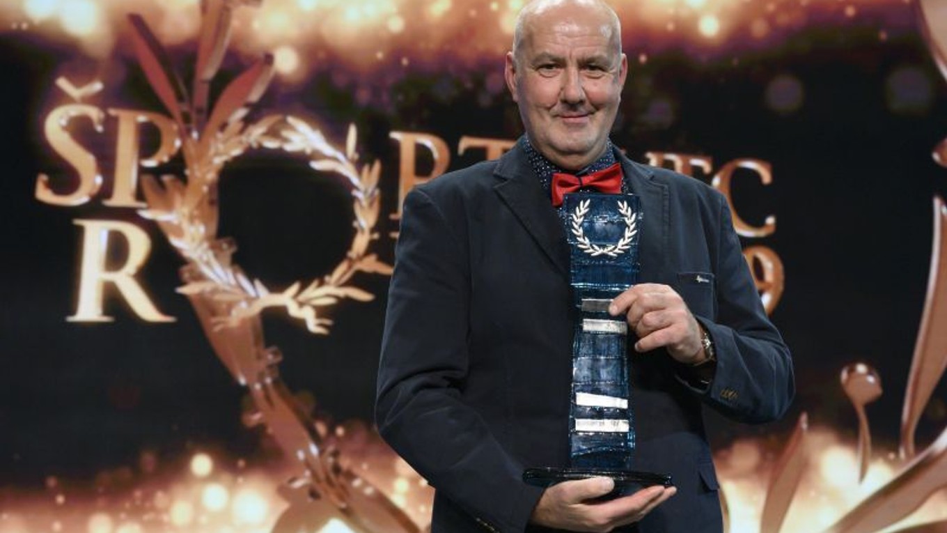 Otec Petry Vlhovej Igor Vlha prevzal ocenenie za 1. miesto v kategórii jednotlivec počas slávnostného vyhlásenia ankety Športovec roka 2019.