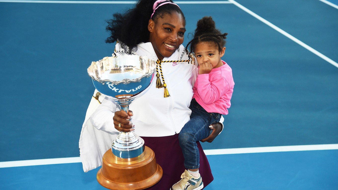 Serena Williamsová sa teší so svojou dcérou.