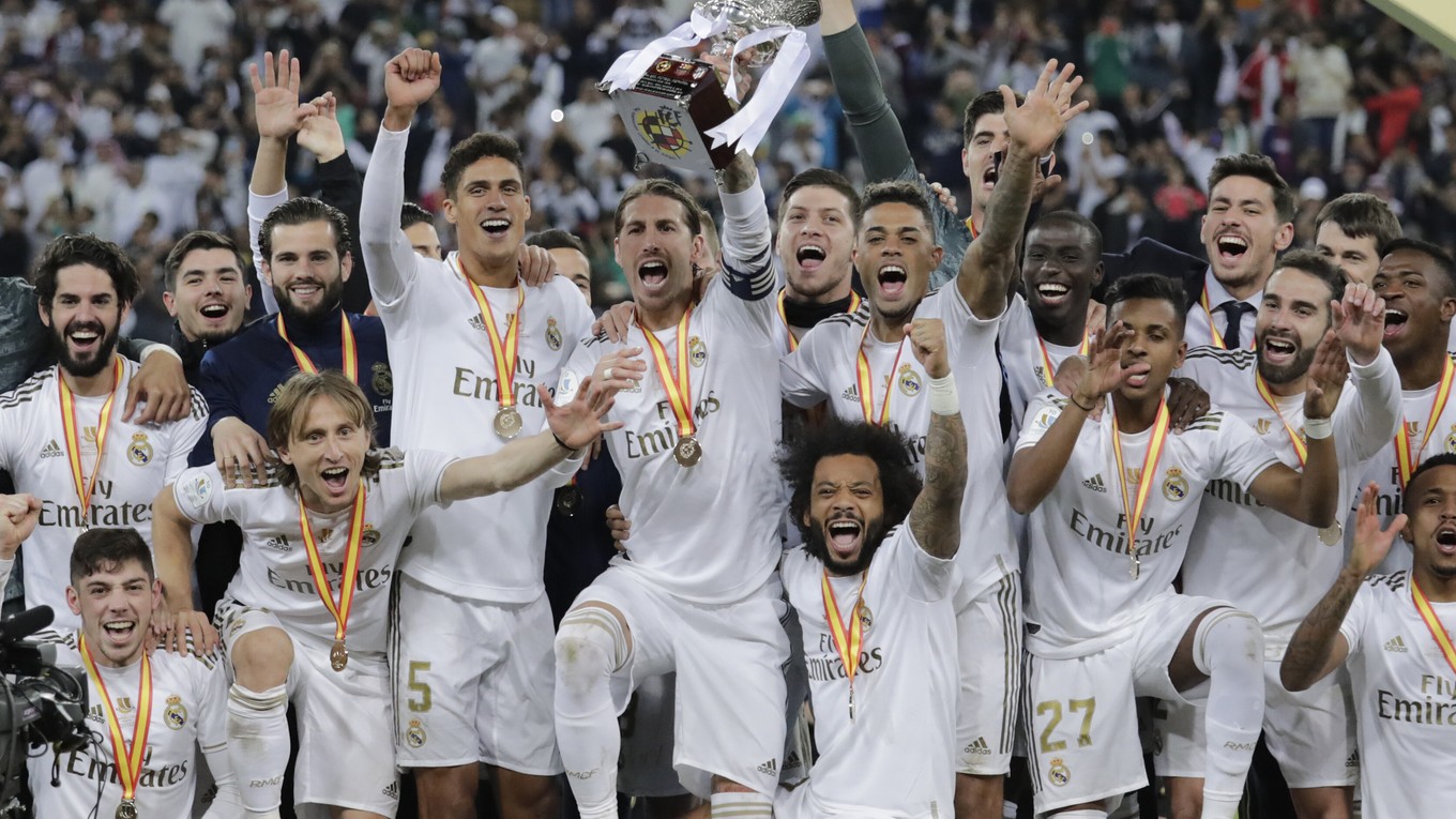Futbalisti Realu Madrid sa radujú zo zisku Španielskeho superpohára.