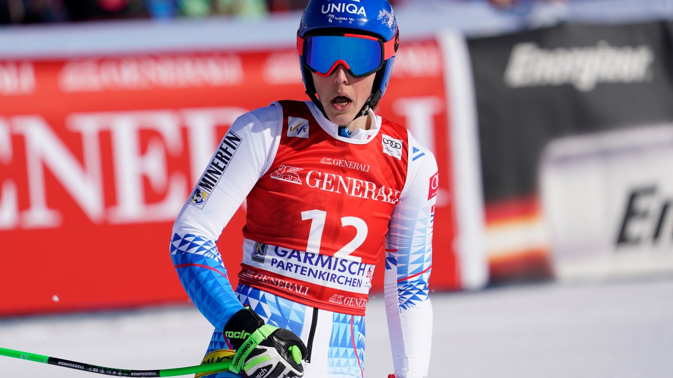 Petra Vlhová v cieli super-G v Garmischi.