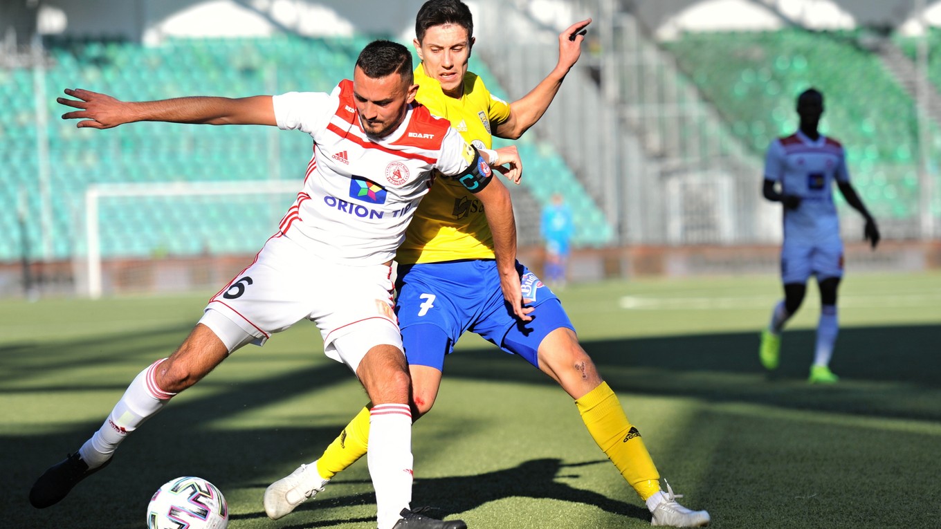 Trenčania (v bielom) rozstrieľali Michalovce.