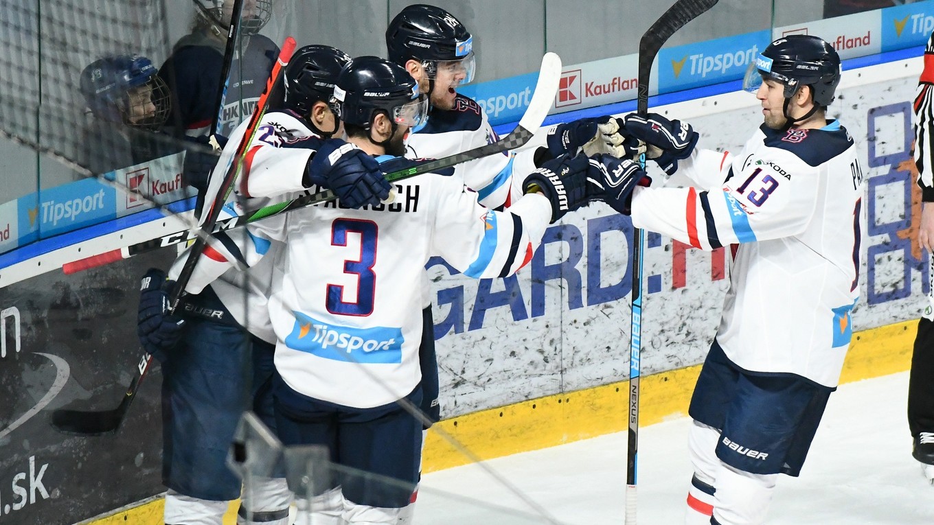 Hokejisti HC Slovan Bratislava na ilustračnej fotografii.