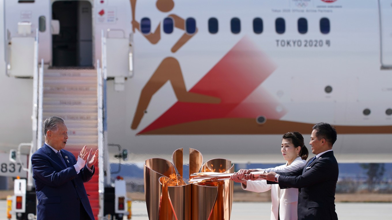 Olympijská pochodeň priletela do Tokia 20. marca.