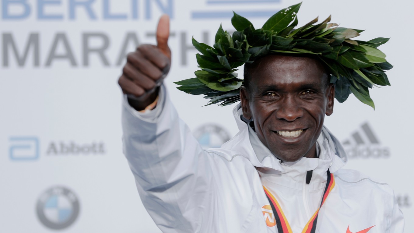 Keňan Eliud Kipchoge zabehol v Berlíne v roku 2018 svetový rekord (2:01:39 h).