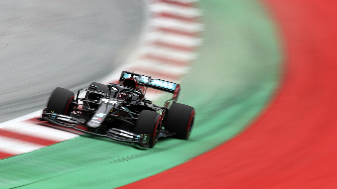 Lewis Hamilton môže v tejto sezóne získať siedmy titul majstra sveta formuly 1. 