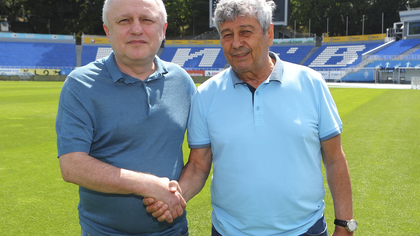 Mircea Lucescu (vpravo) s prezidentom Dynama Kyjev Igorom Surkisom.