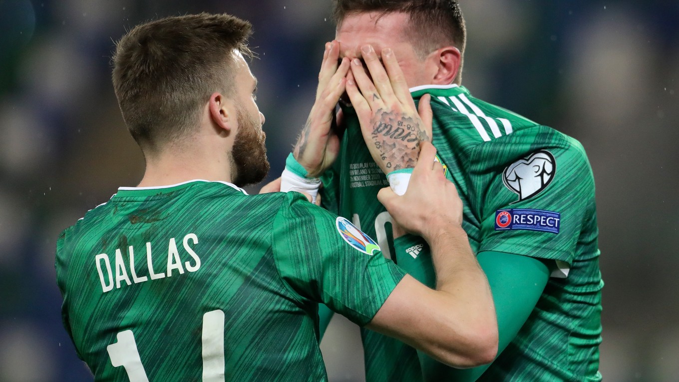 Kyle Lafferty plače po zápase Severné Írsko - Slovensko, baráž EURO 2020.