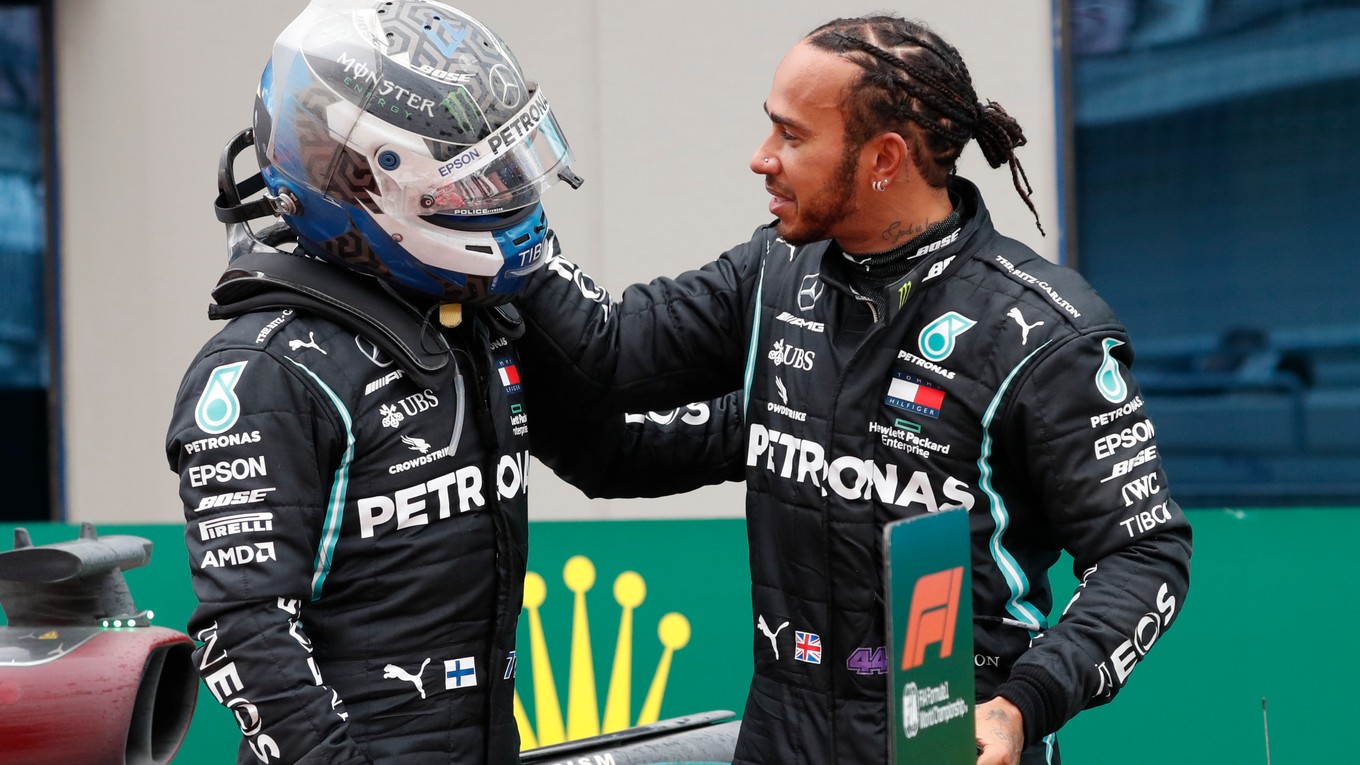Valtteri Bottas a Lewis Hamilton.