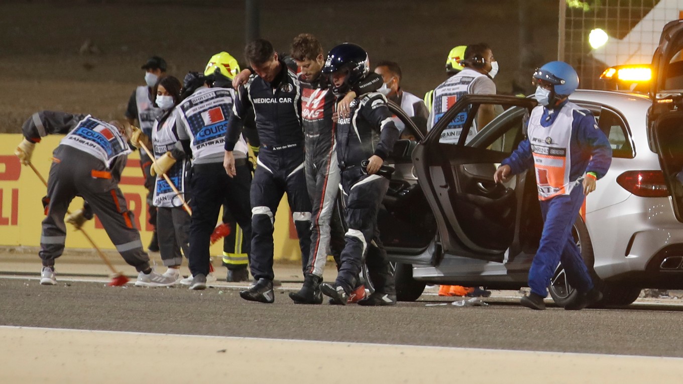 Romain Grosjean po nehode.
