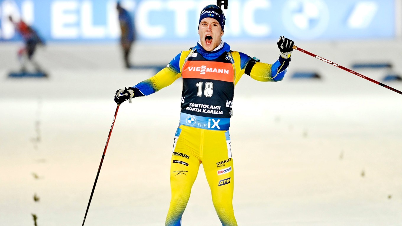 Sebastian Samuelsson vyhral stíhacie preteky v Kontiolahti, dosiahol premiérový triumf.