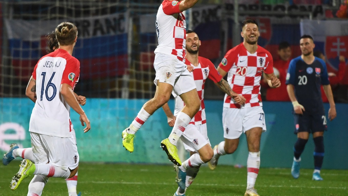 Futbalisti Chorvátska v zápase proti Slovensku.