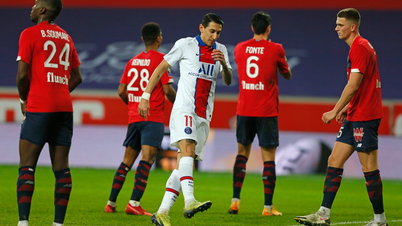 Angel Dí Maria v zápase Paris St. Germain proti OSC Lille. V 77. minúte ho vystriedal Kylian Mbappé.