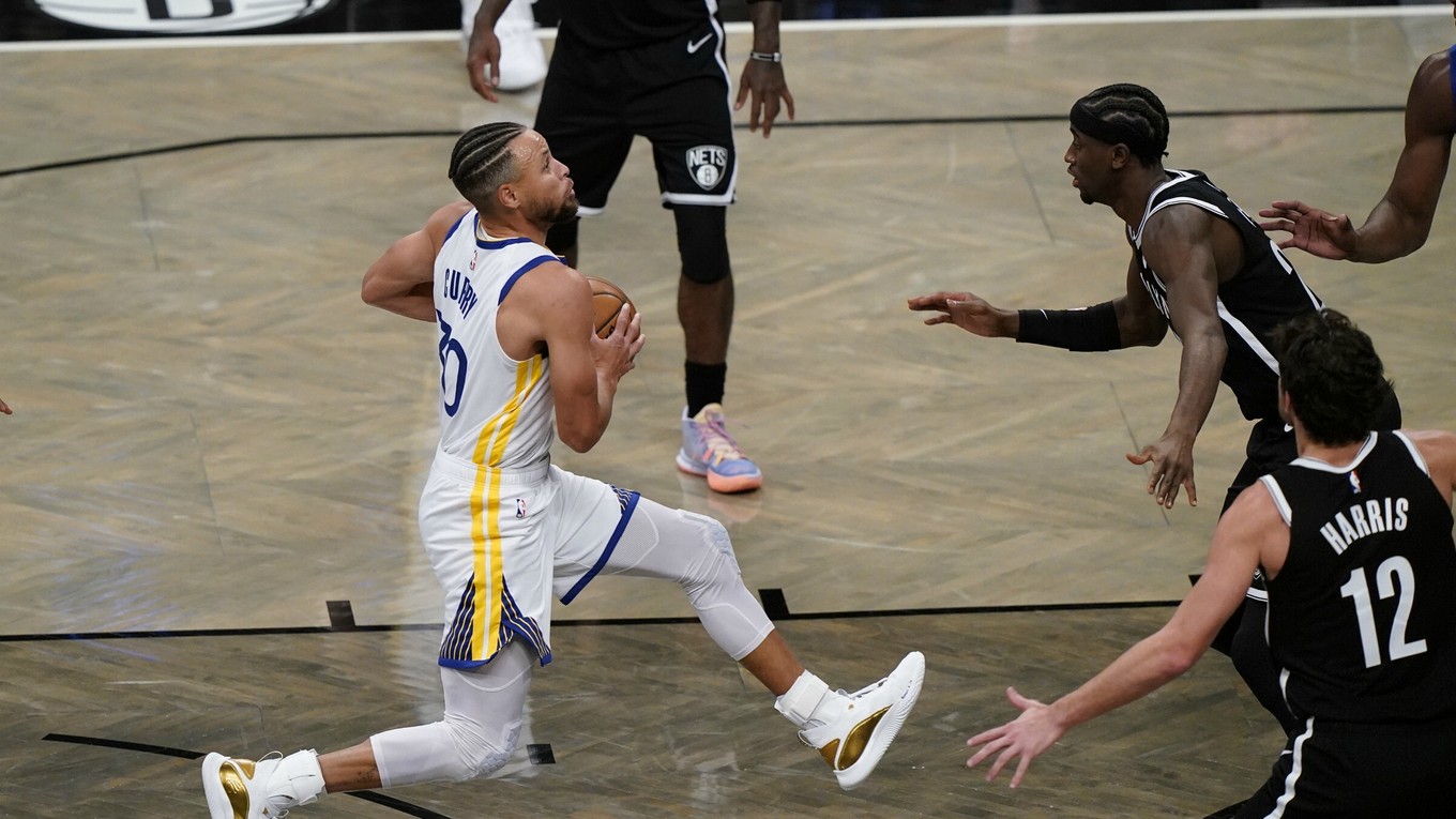 Momentka zo zápasu NBA Brooklyn Nets - Golden State Warriors.