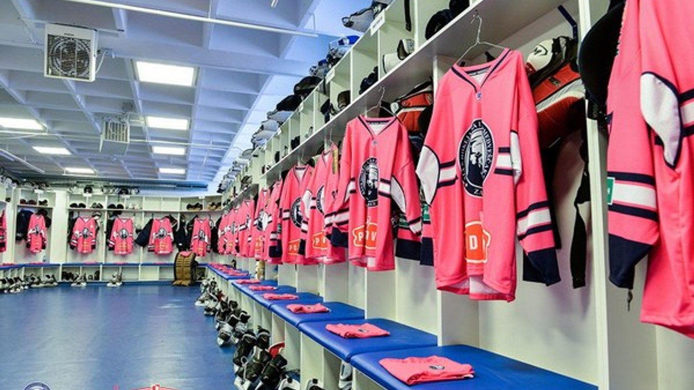 V šatni záhrebského Medveščaku stále nemôžu pribudnúť dresy nových klubových posíl.