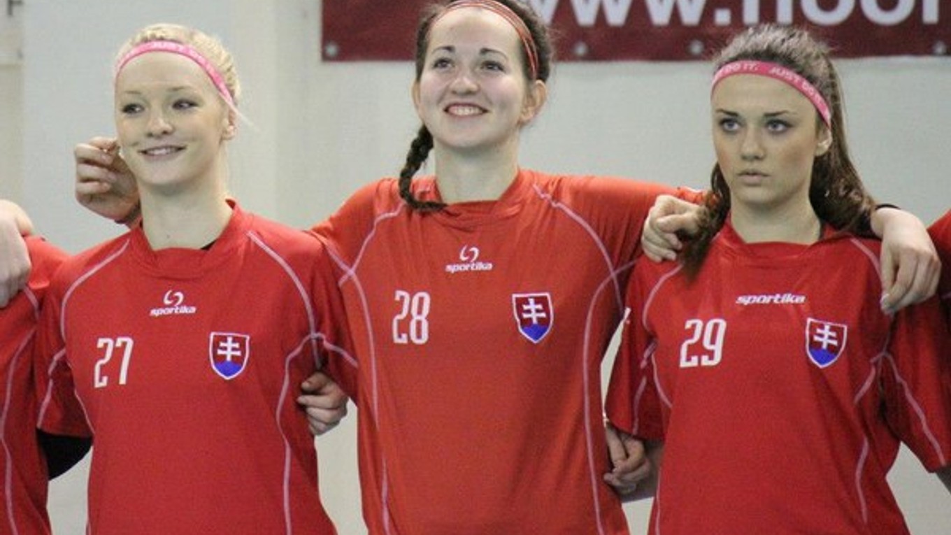 Romana Janegová (uprostred) strelila v zápase proti Rusku tri góly.