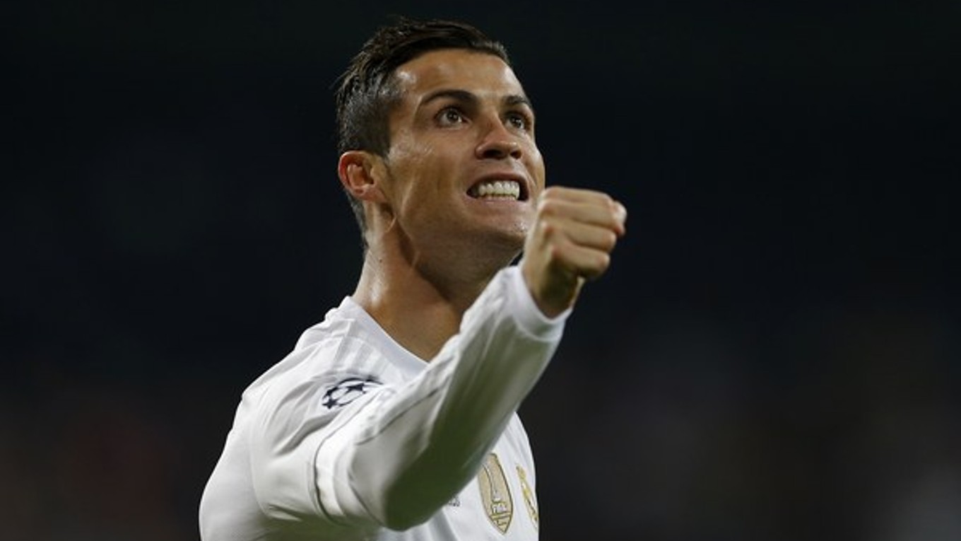 Cristiano Ronaldo bol hviezdou večera v Lige majstrov. Strelil štyri góly.