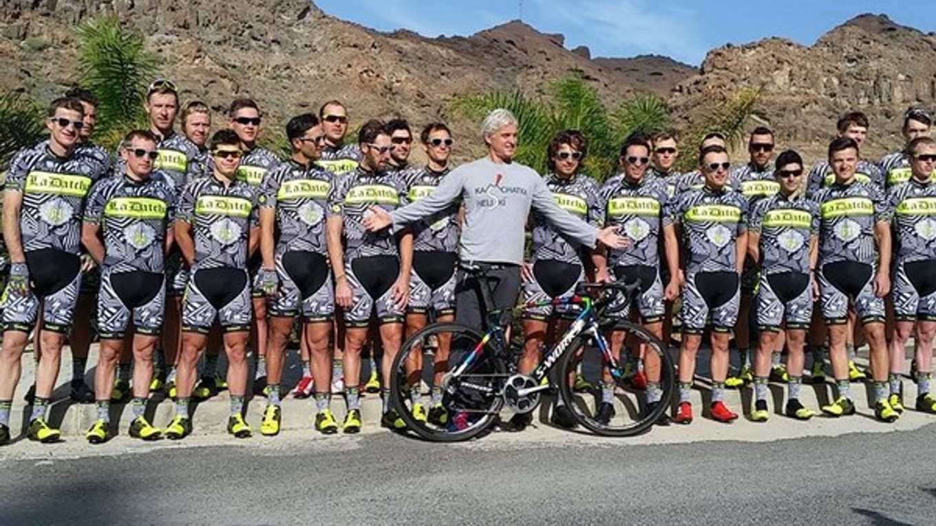 Oleg Tiňkov so svojimi jazdcami.