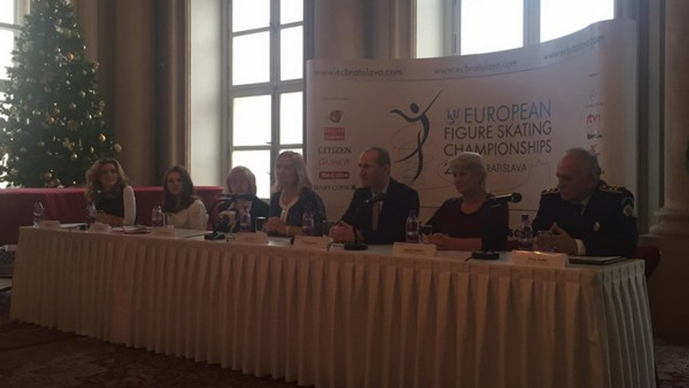 V Primaciálnom paláci v Bratislave sa v piatok uskutočnila tlačová konferencia k blížiacemu sa európskemu šampionátu v krasokorčuľovaní.