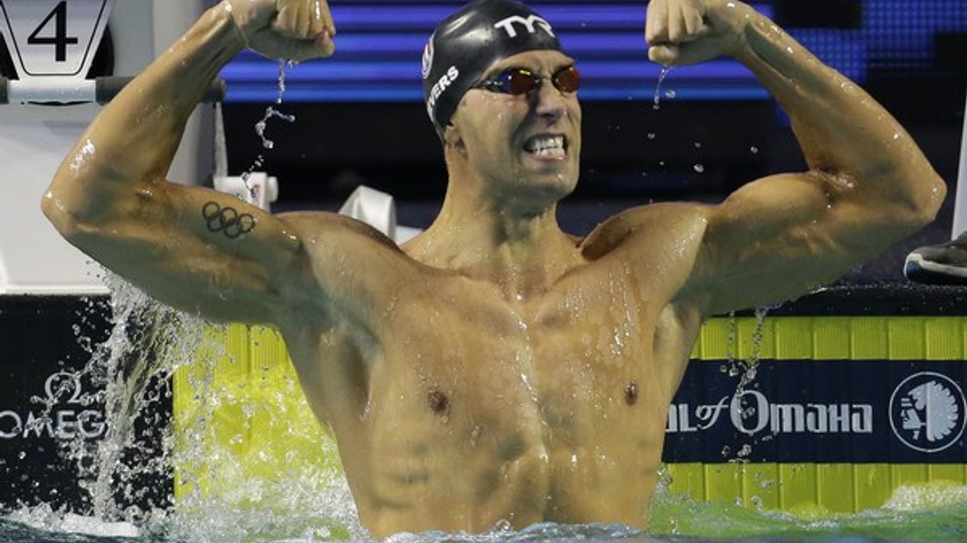 Matt Grevers sa teší po zaplávaní svetového rekordu.