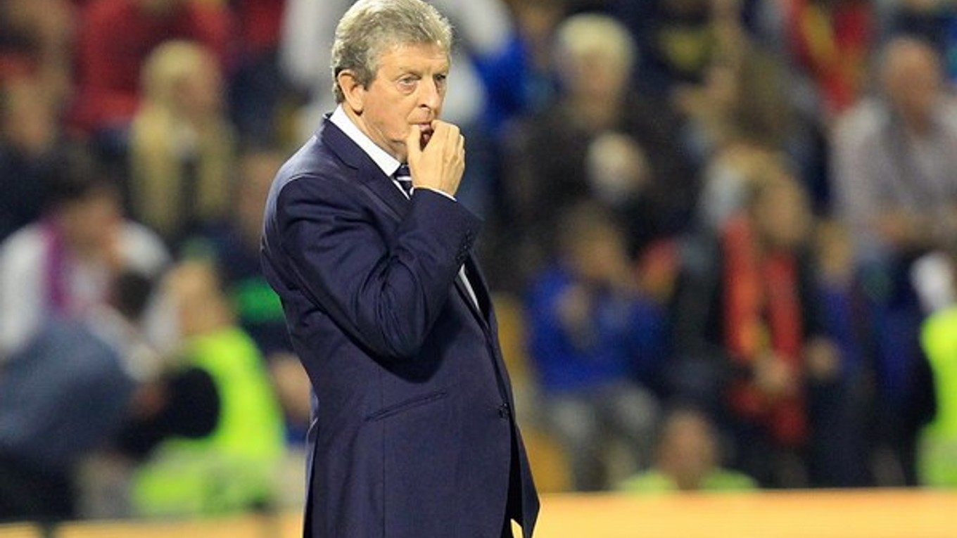 Roy Hodgson bude viesť Anglicko proti Slovensku na majstrovstvách Európy i v kvalifikácii na svetový šampionát 2018 v Rusku.