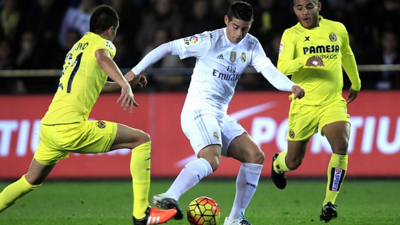 James Rodriguez z Realu Madrid (uprostred) počas zápasu proti Villarrealu.