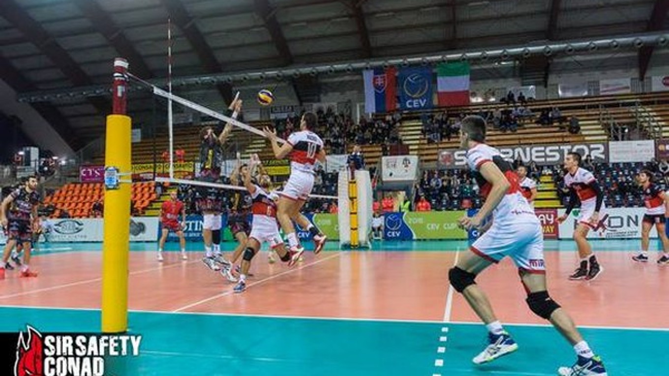 Prešovčania (vpravo) nemali proti talianskemu favoritovi v dvojzápase šancu.