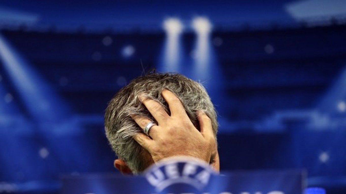 José Mourinho už nie je trénerom Chelsea.