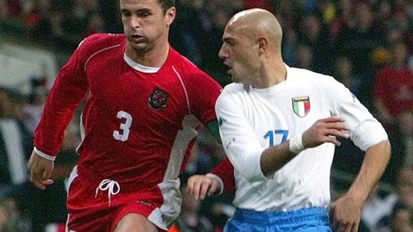 Maccarone (vpravo) má na konte dokonca aj dva štarty za národný tím Talianska.