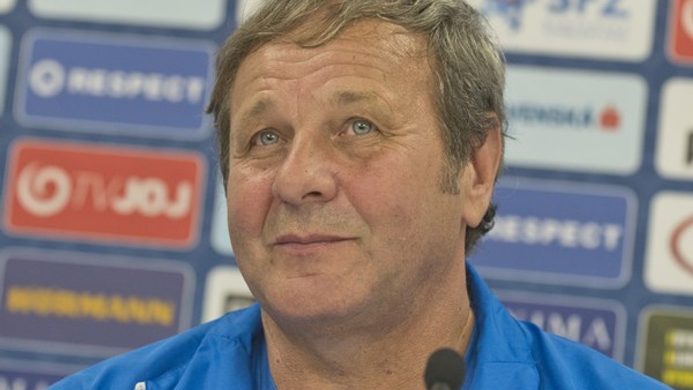 Tréner slovenskej futbalovej reprezentácie Ján Kozák.