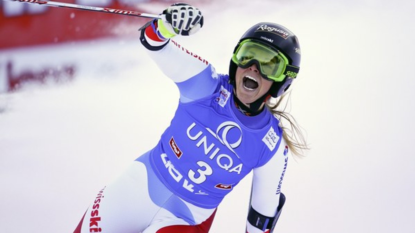 Lara Gutová sa teší v cieli obrovského slalomu.