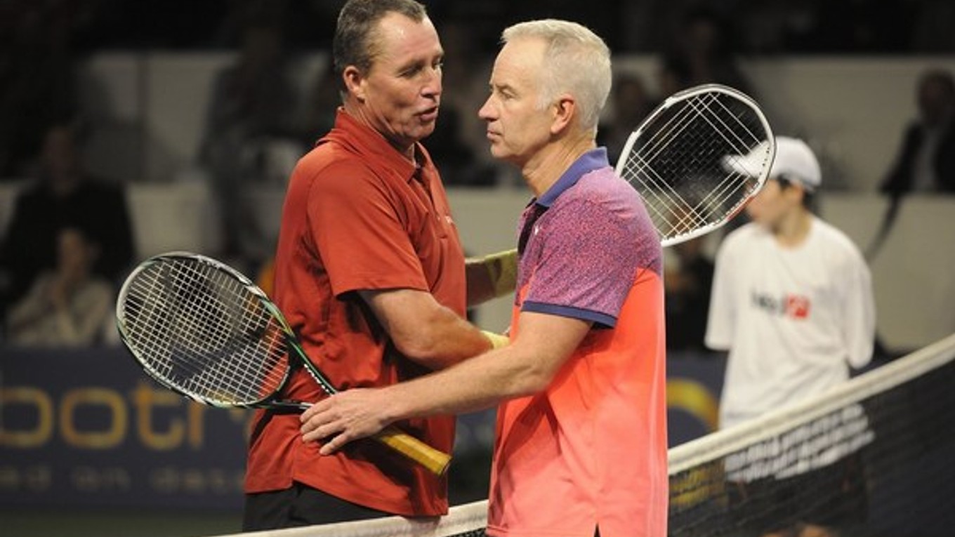 Vlani bavili bratislavské publikum Ivan Lendl (vľavvo) a John McEnroe.