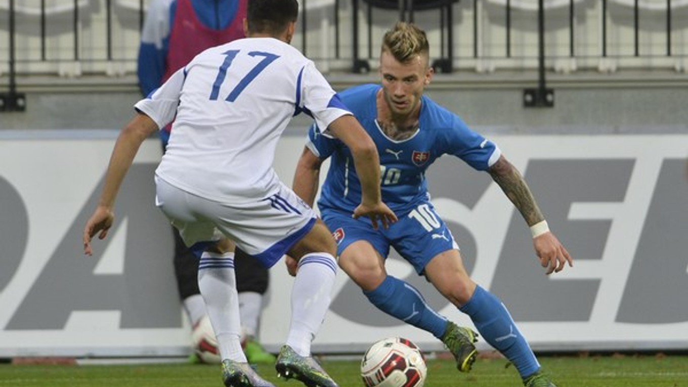 Albert Rusnák (vpravo) v drese reprezentácie do 21 rokov.