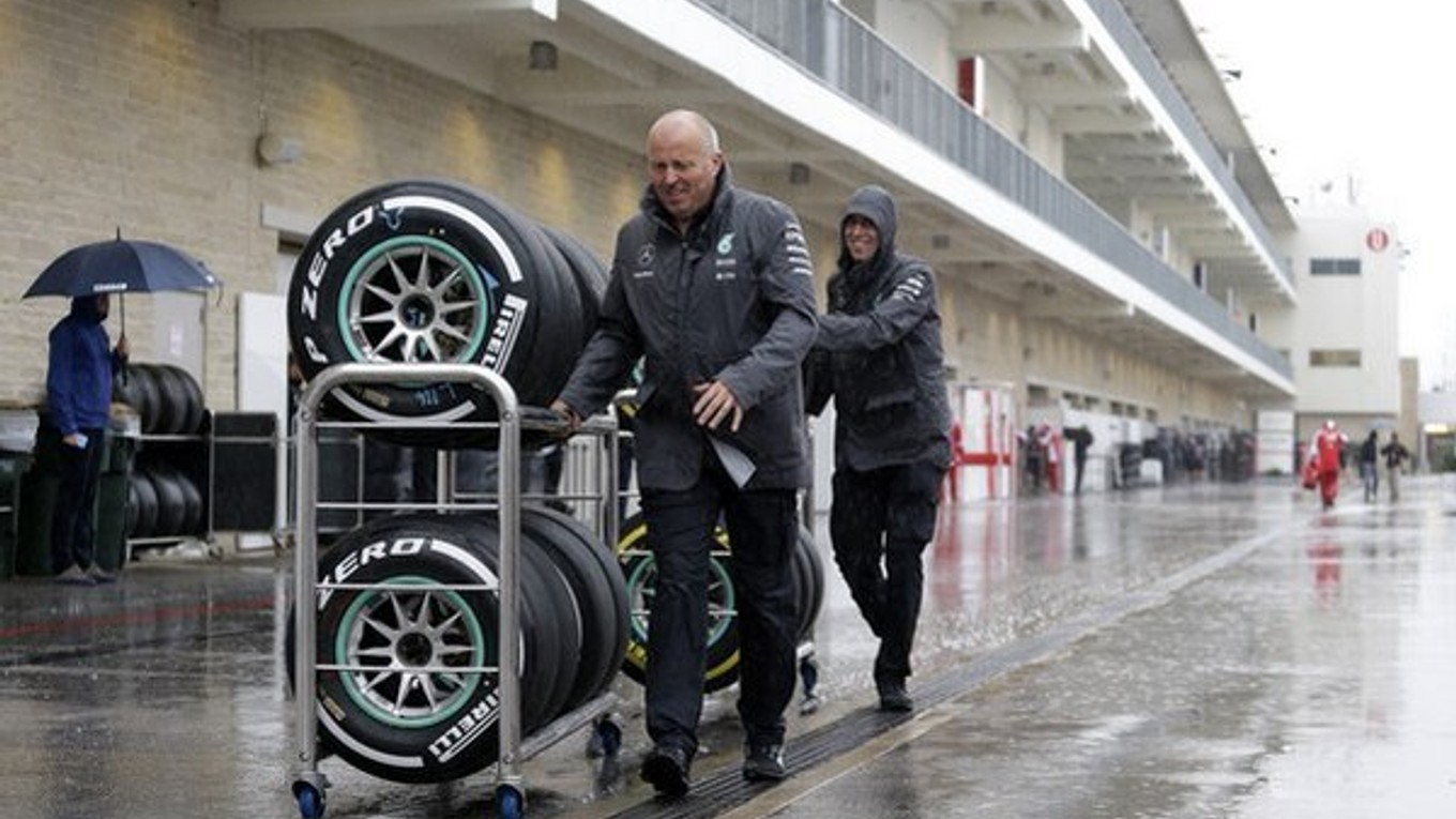 Kvalifikácia Veľkej ceny USA sa v sobotu pre hustý dážď neuskutočnila.