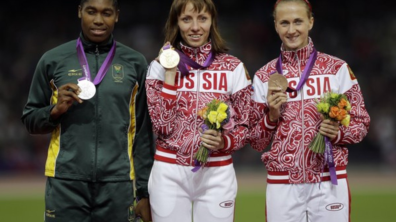 Jekaterina Poistogovová (vpravo) získala na LOH 2012 v Londýne bronz v behu na 800 m.