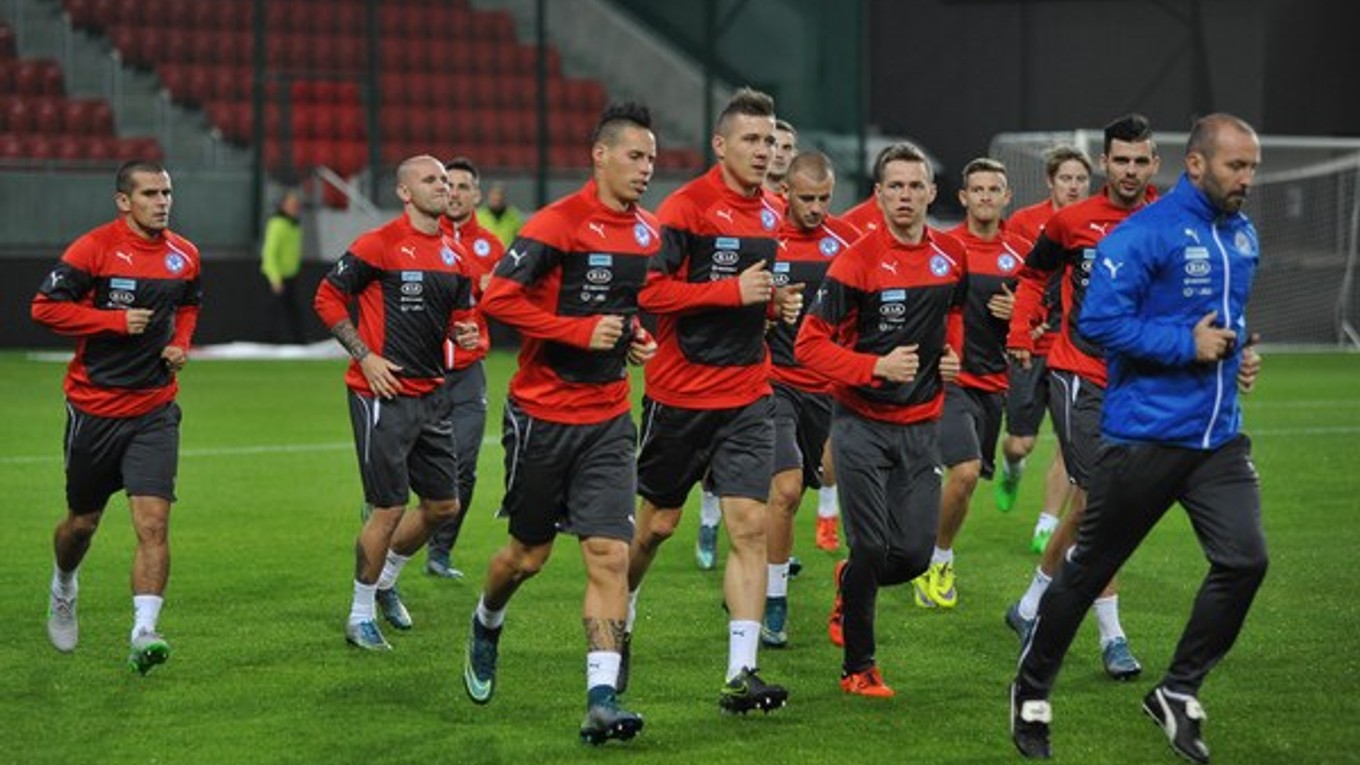 Futbalisti Slovenska si deň pred zápasom proti Švajčiarsku zatrénovali na trnavskom štadióne.