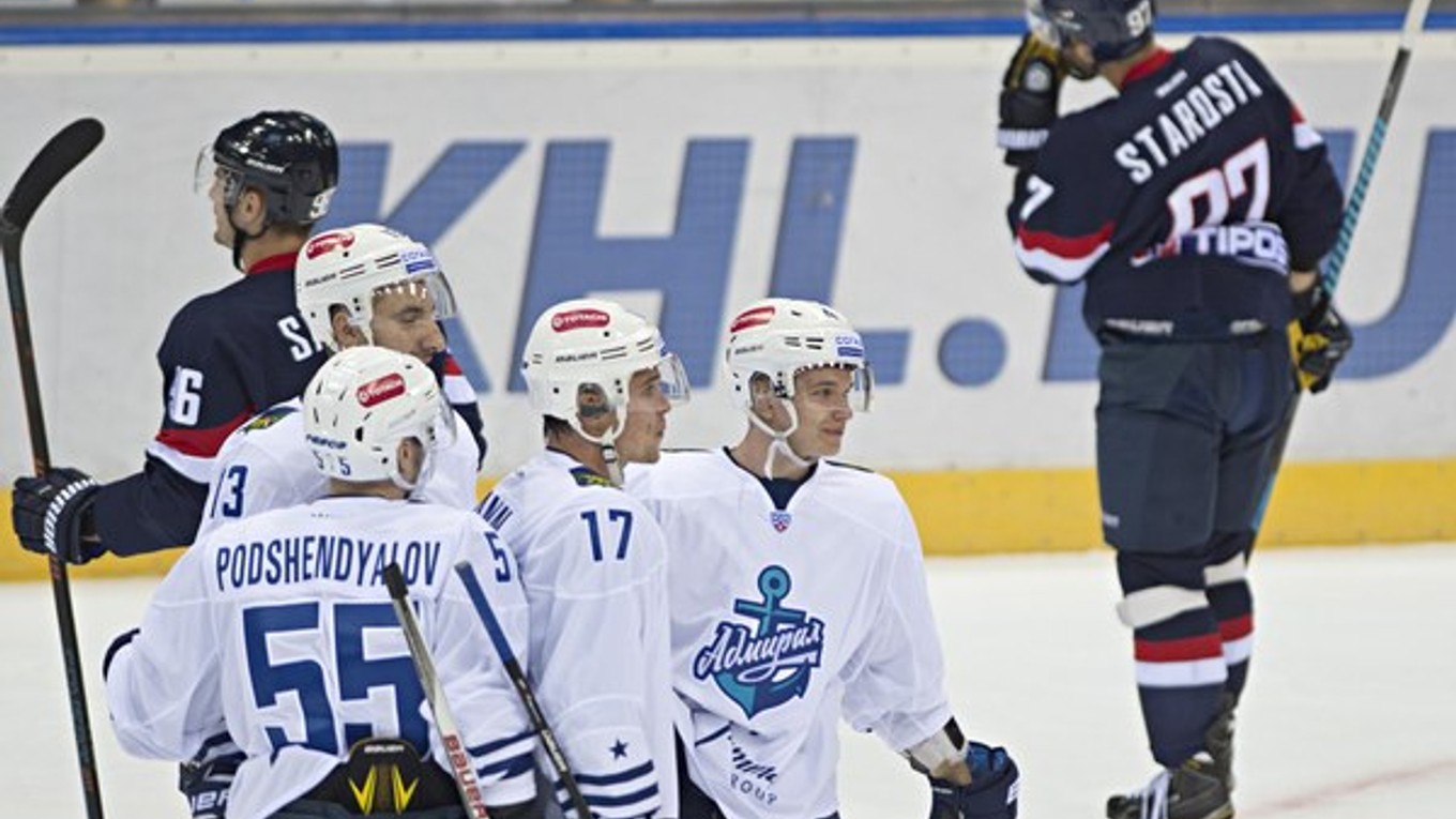 Hokejisti Slovana Bratislava vstup do novej sezóny KHL nezvládli. Doma nestačili na Admiral Vladivostok.
