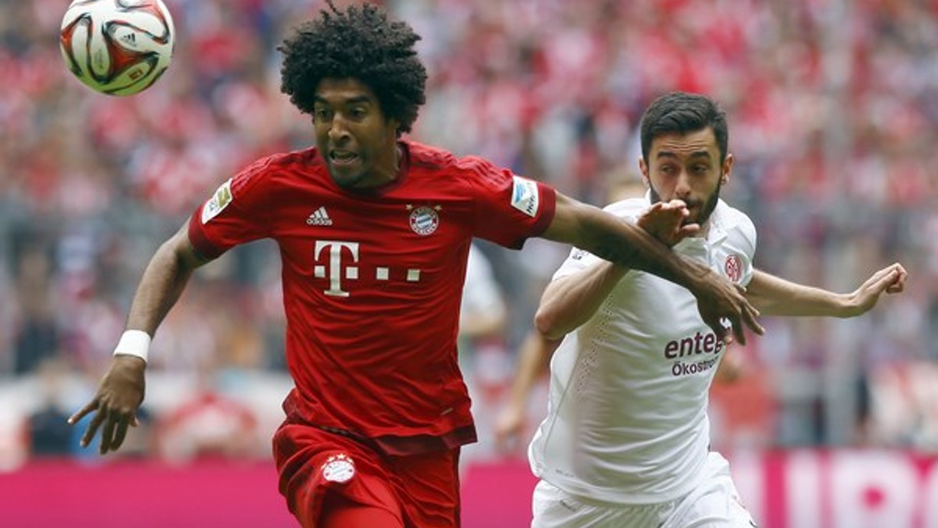 Brazílčan Dante (vľavo) si už dres Bayernu Mníchov neoblečie.