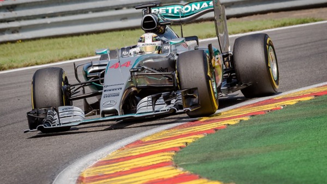 Úradujúci majster sveta Lewis Hamilton bude opäť najväčším favoritom na víťazstvo.