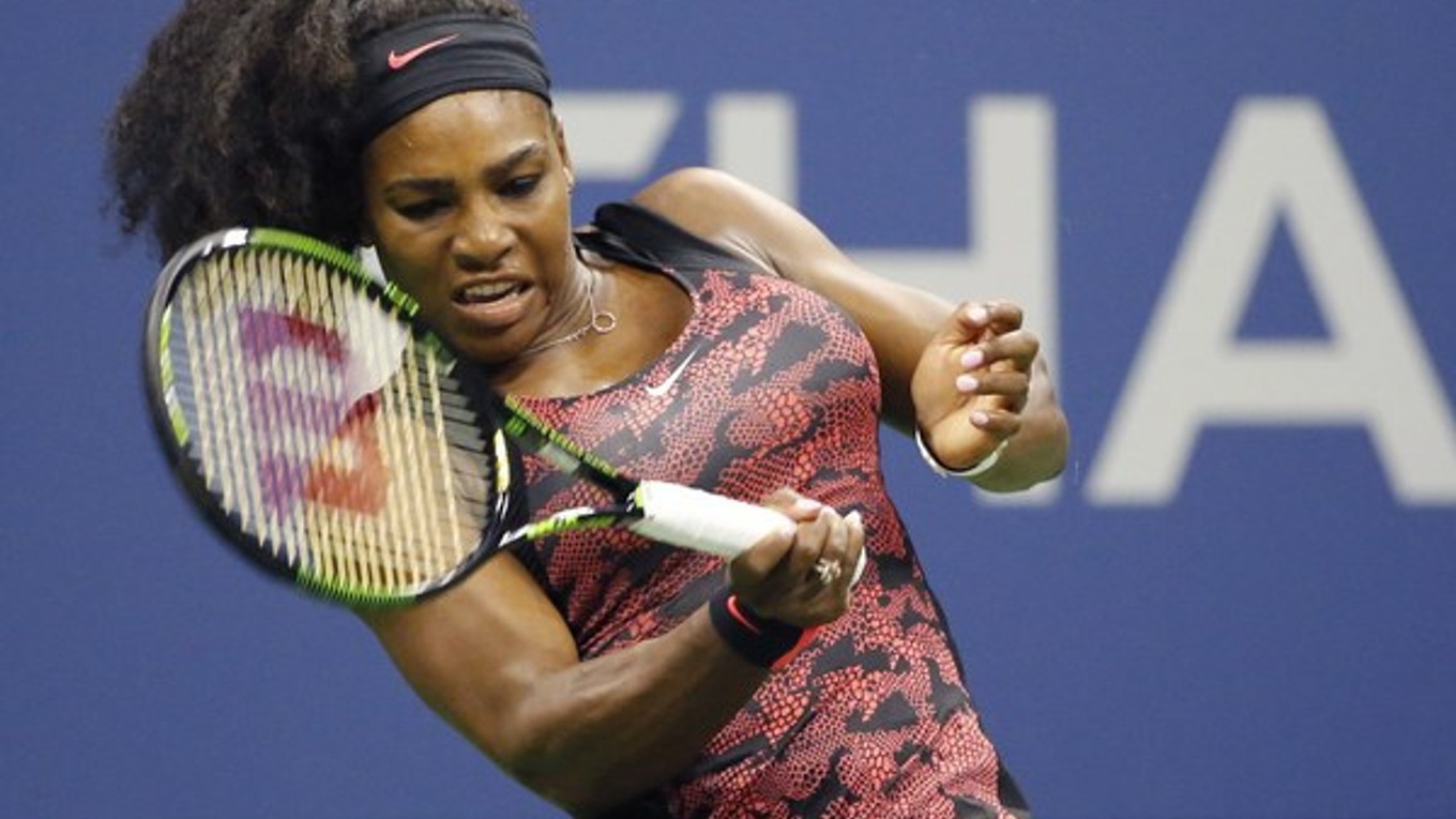 Serena Williamsová sa vytrápila s krajankou Bethanie Mattekovou-Sandsovou.