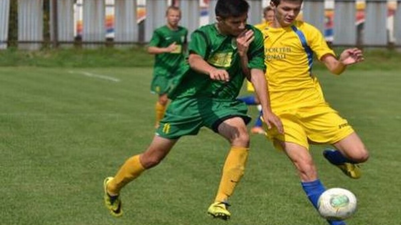 Denis Petro (vpravo) odchádza z Michaloviec do slávneho Lazia Rím.