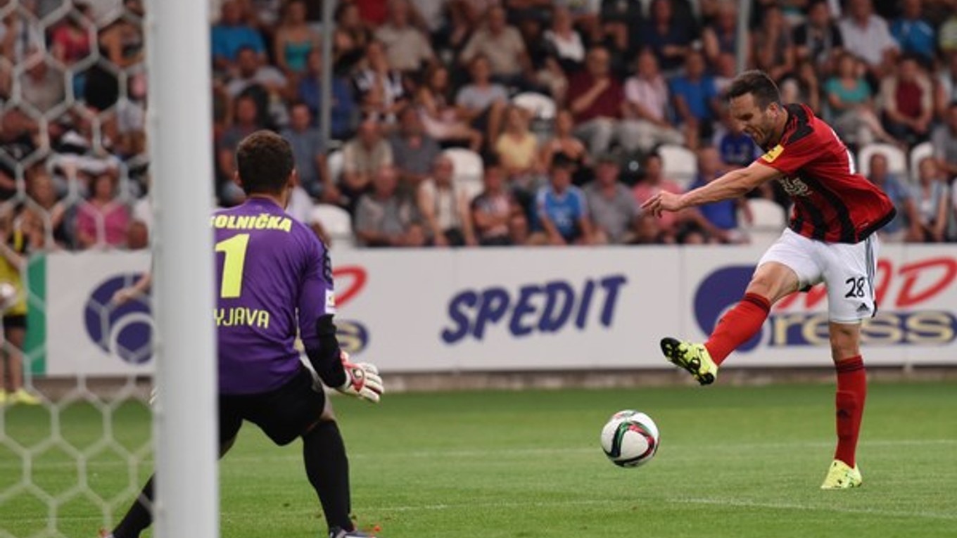 Dva góly Trnavy strelil Haris Harba (vpravo).