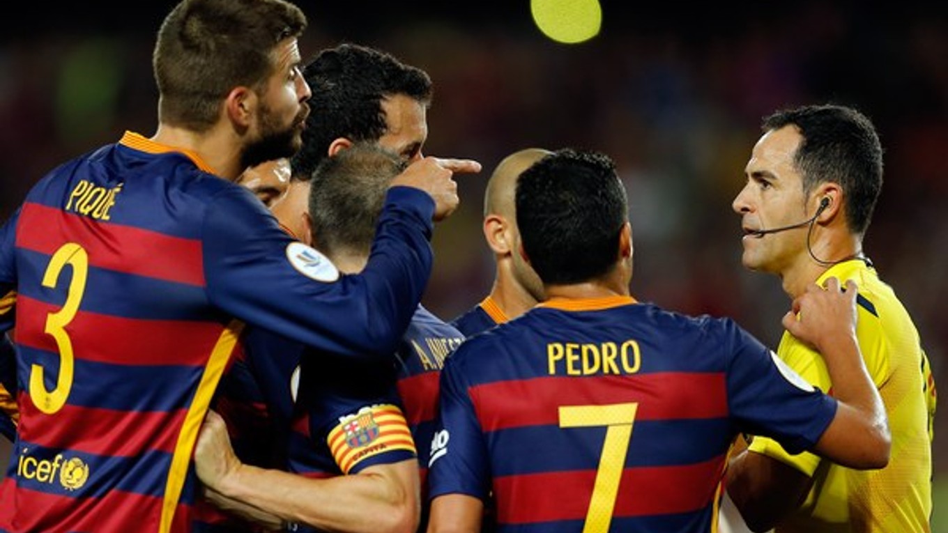 Barcelonsky stopér Gerard Piqué nie je z piskotu divákov na svoju osobu frustrovaný, v reprezentačnom drese mu však prekáža.