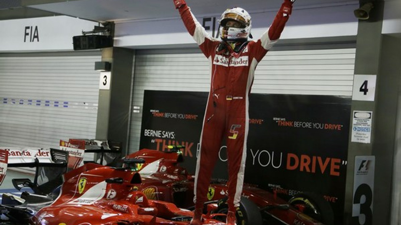 Vettel mal zo svojho triumfu na okruhu Marina Bay veľkú radosť.