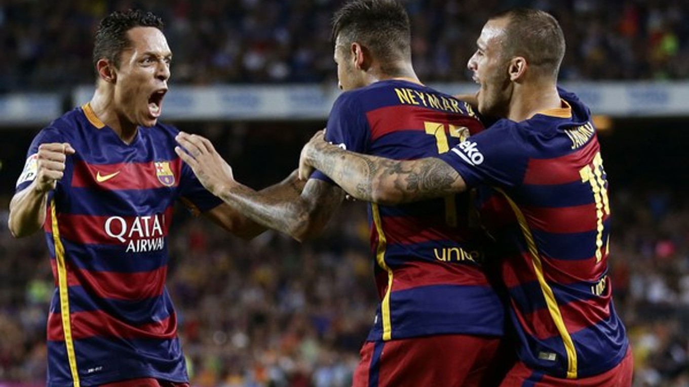 Poisťovací druhý gól Kataláncov strelil Neymar.