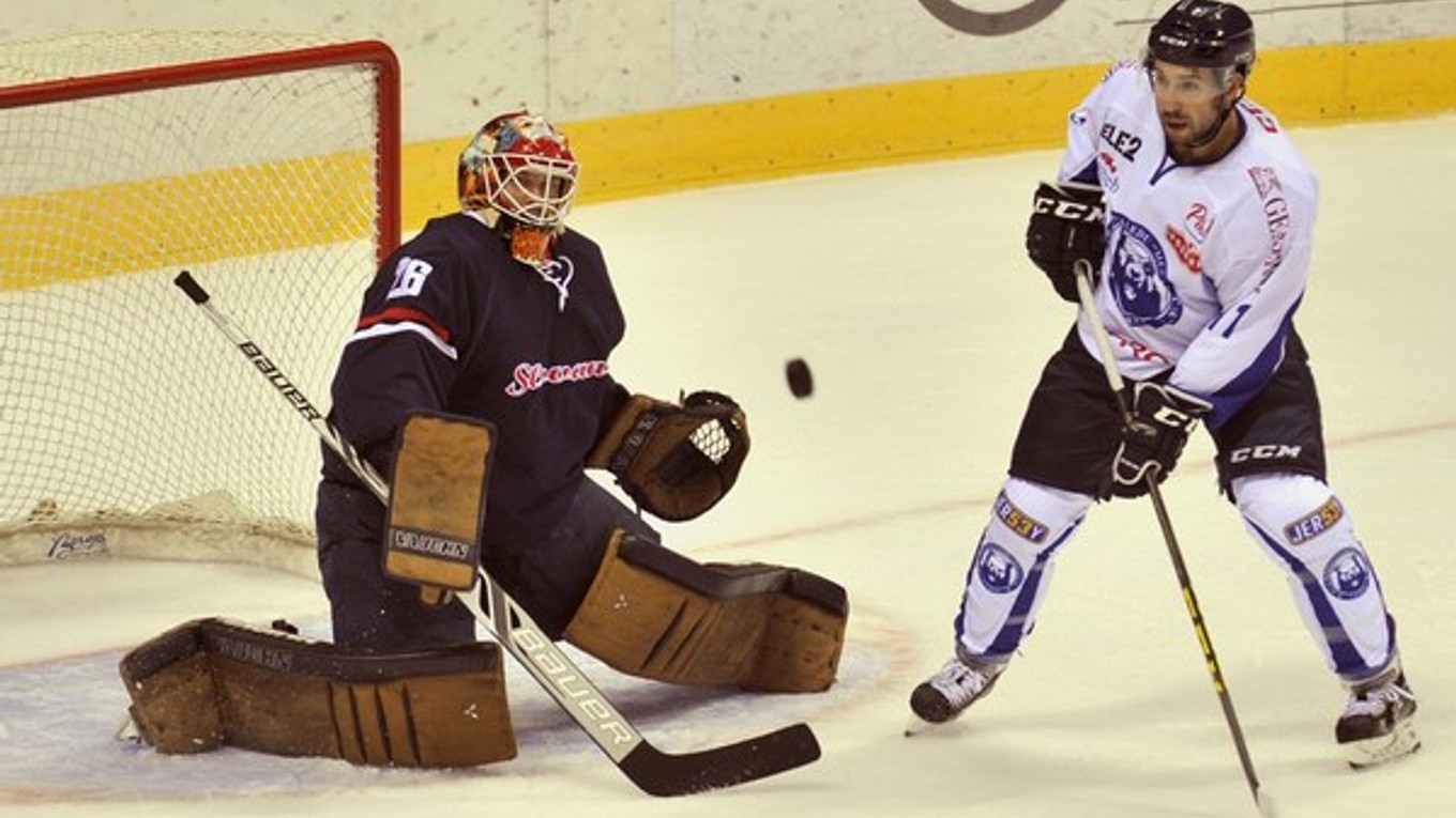 Barry Brust sa v zápase proti Medveščaku Záhreb prezentoval niekoľkými skvelými zákrokmi.
